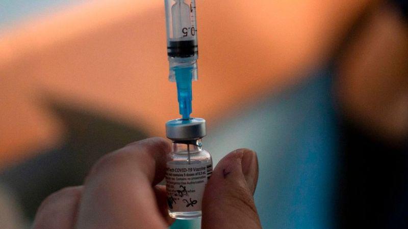 Vacunas contra el coronavirus: ¿por qué podrían desperdiciarse 241 millones de dosis?