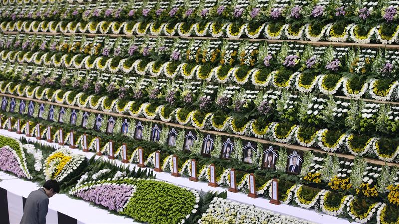 Decenas de cuerpos encontrados una semana después de naufragio de ferri