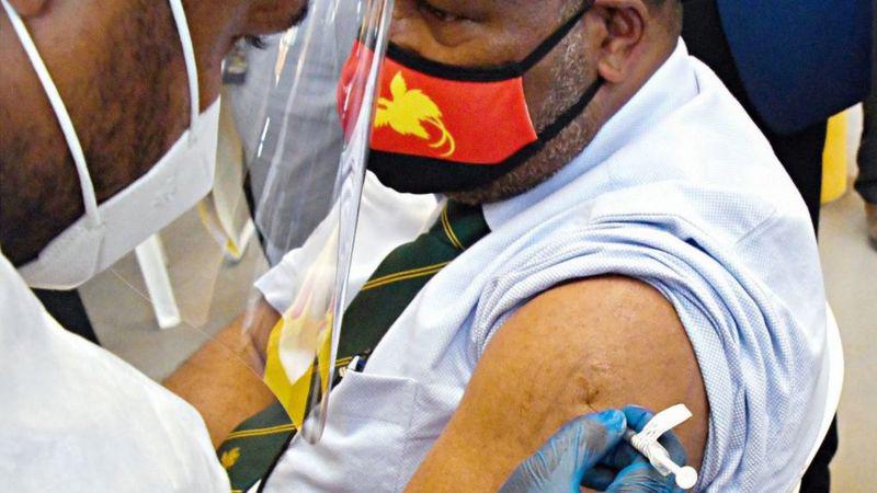 COVID-19: por qué la mayoría los habitantes de Papúa Nueva Guinea tienen pavor a las vacunas