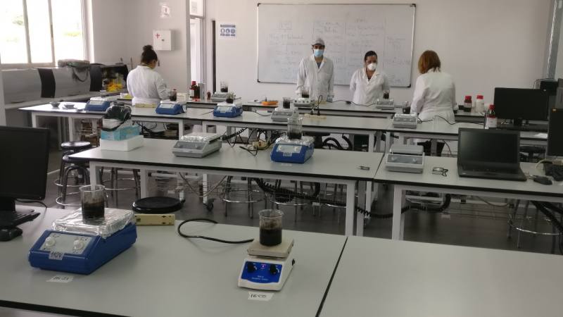Universidad y laboratorio privado desarrollan técnica para realizar más pruebas de COVID-19 en Ecuador