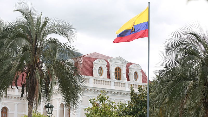 Ecuador ahorrará 12.36 millones con reajuste en servicio exterior