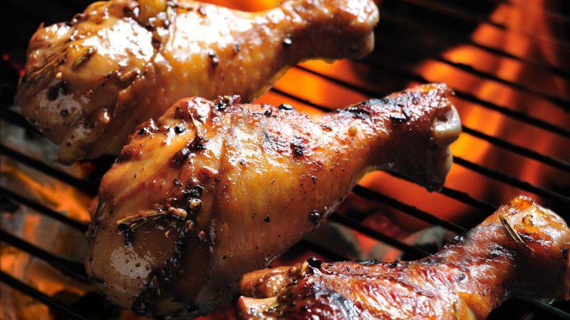 Por qué el muslo de pollo no es realmente muslo y otras mentiras biológicas de la gastronomía