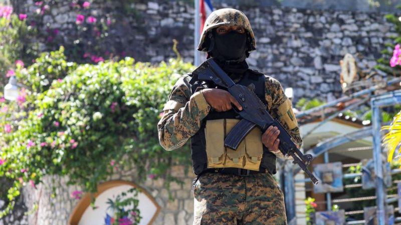 Haití: la policía mata a 4 sospechosos del asesinato del presidente Jovenel Moïse y arresta a otros dos