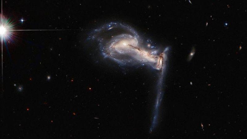 Guerra de las galaxias hermanas: la espectacular imagen que captó el telescopio espacial Hubble