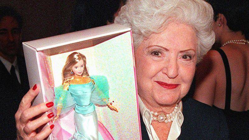 Quién fue Ruth Handler, la pionera empresaria que creó la muñeca Barbie