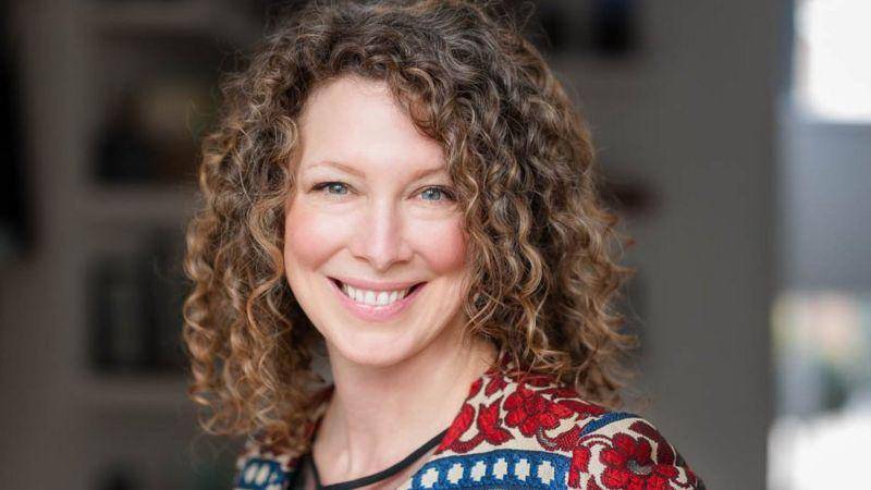 Mi madre fingió su propia muerte: el inesperado descubrimiento que hizo Donna Freed cuando investigó su pasado