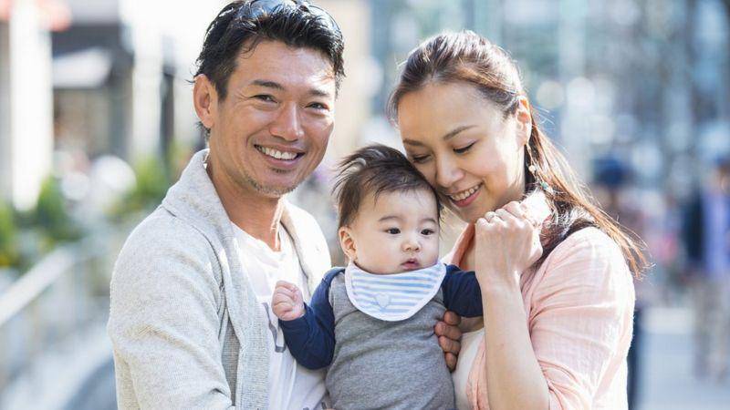 La oferta de un millón de yenes por cada hijo a las familias que decidan irse de Tokio