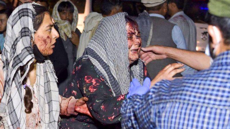 Afganistán: al menos 90 muertos en ataques con explosivos en las afueras del aeropuerto de Kabul