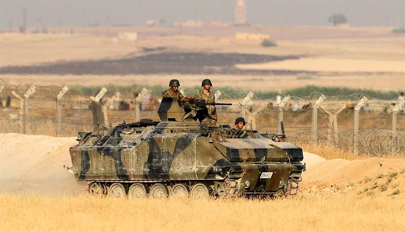 Fuerzas kurdas cercan ciudad siria en poder del EI y fronteriza con Turquía
