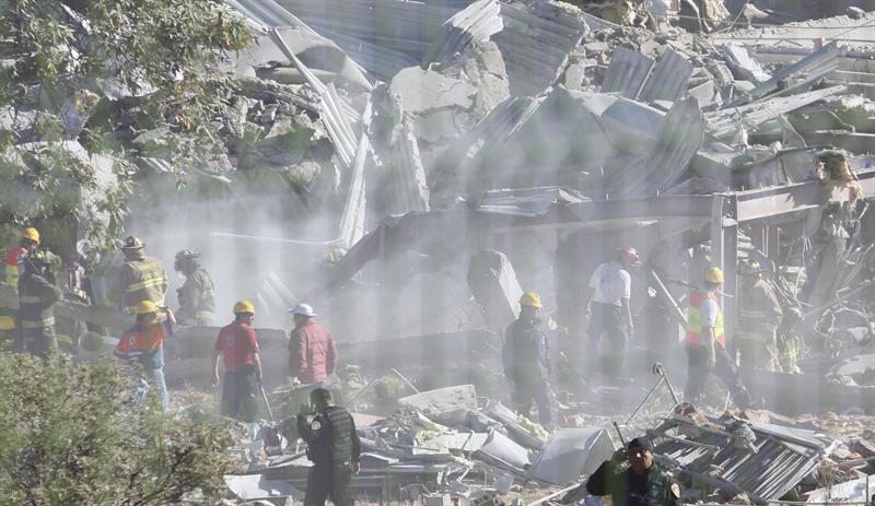 Alcalde baja a 2 la cifra de muertos por explosión en maternidad de México