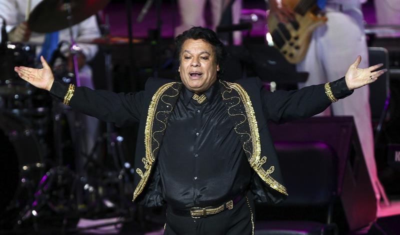 Juan Gabriel cumple 65 años en plena actividad