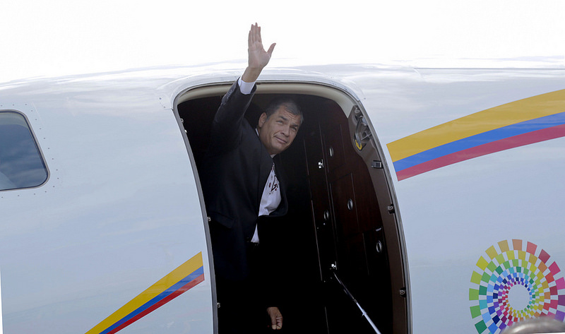 Presidente Correa partió a Arabia Saudita para hablar sobre el petróleo