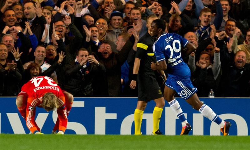 Chelsea golea con dos goles de Eto&#039;o y uno de Demba Ba