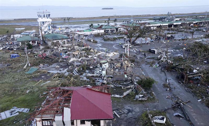 Miles de filipinos sin hogar ni trabajo 6 meses después del Haiyan