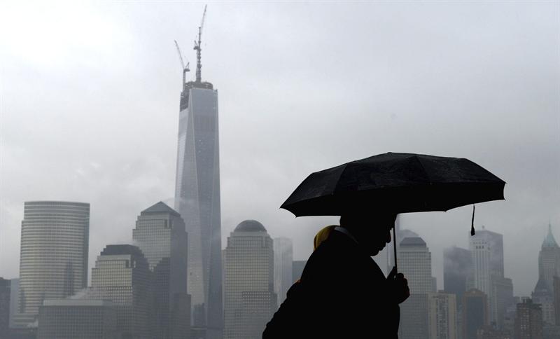 El One World Trade Center toca el cielo de Nueva York 11 años después del 11S