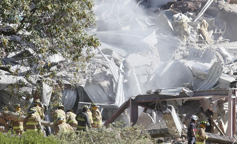 Alcalde baja a 2 la cifra de muertos por explosión en maternidad de México