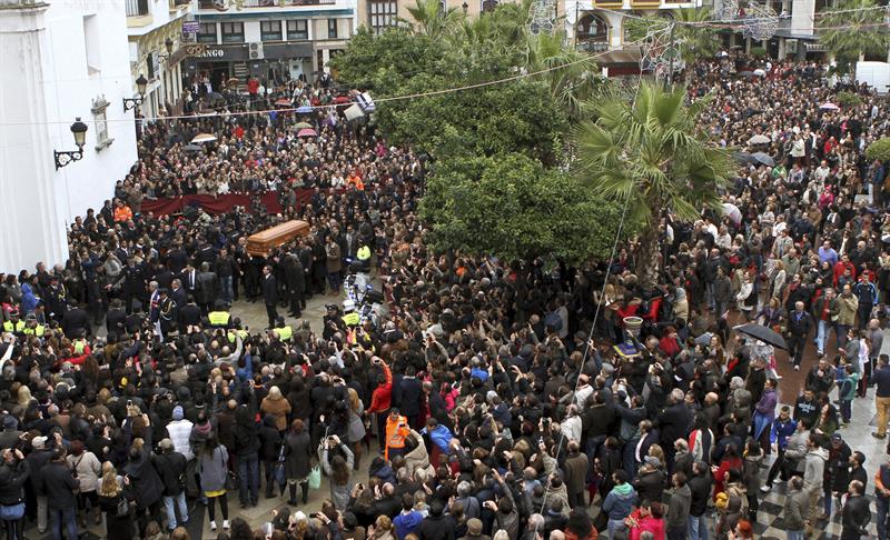 Multitudinario y emotivo adiós a Paco de Lucía en su ciudad natal