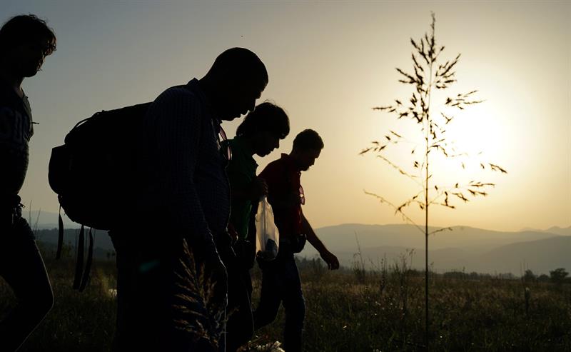 Croacia cierra pasos fronterizos tras la masiva llegada de refugiados