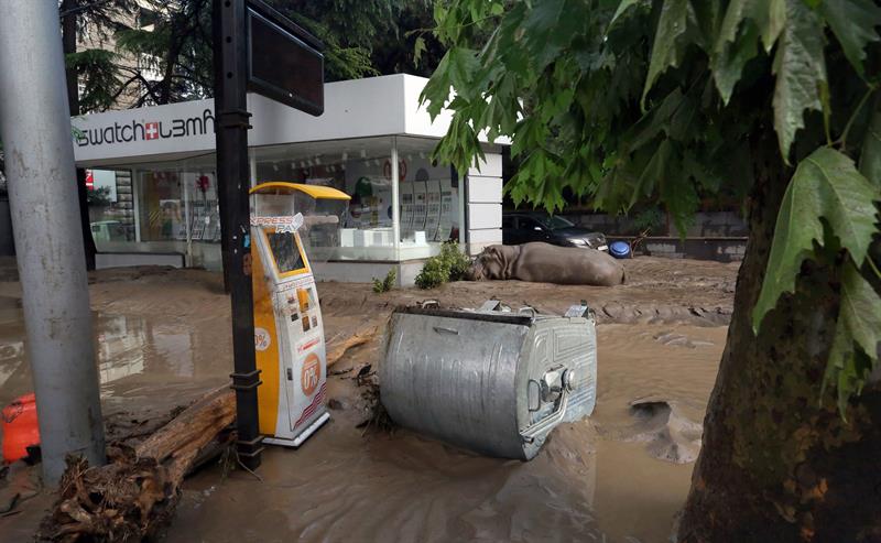 Georgia guarda duelo por la víctimas de las inundaciones en Tiflis