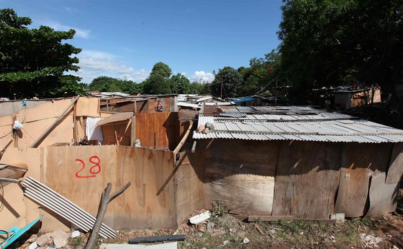 Unas 2.800 familias evacuadas en Asunción por crecida del río Paraguay