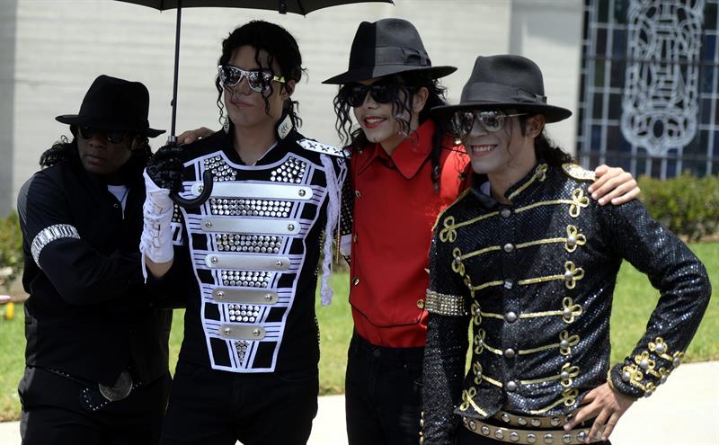 Fans de Michael Jackson le rinden tributo cinco años después de su muerte
