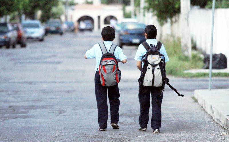 Ministerio de Educación regula peso de mochila escolar