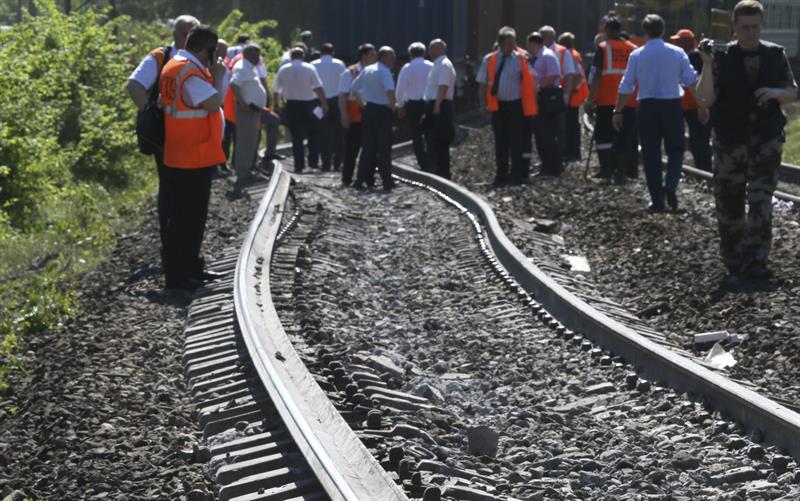 Al menos 5 muertos en choque de trenes en Moscú