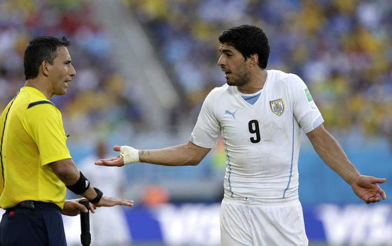 Luis Suárez queda fuera del Mundial Brasil tras sanción de la FIFA