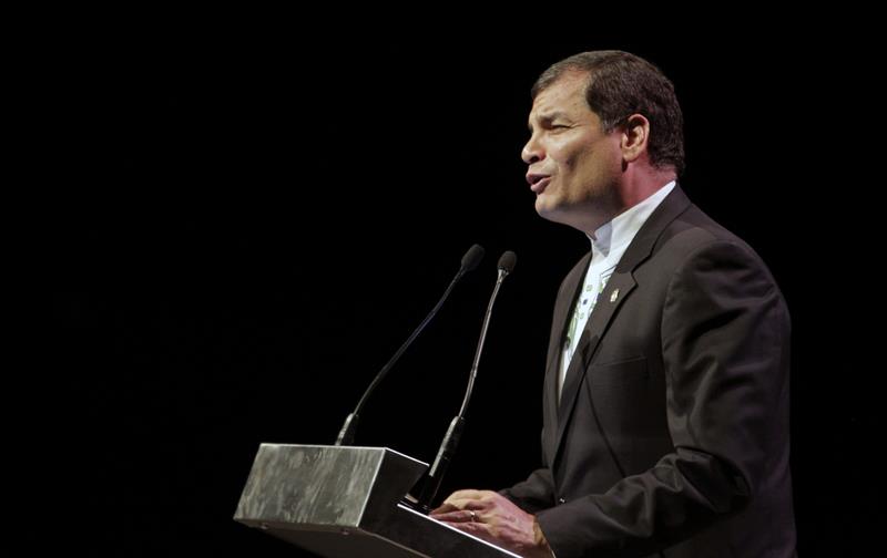 Correa agradece a los ecuatorianos en España su aportación a la economía