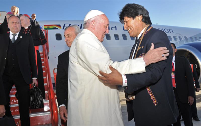 Chile insta a papa a que &quot;convenza a Bolivia de cesar agresividad&quot;