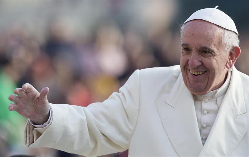 El papa pide gestos concretos para los encarcelados y migrantes