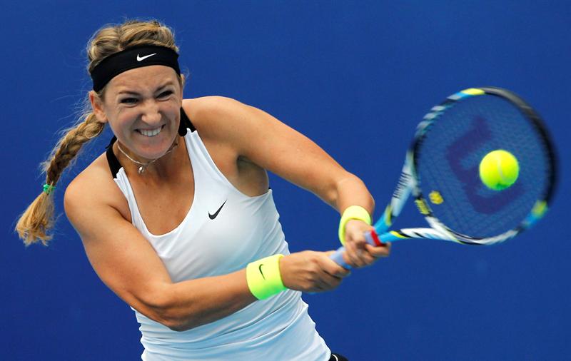 Sharapova, Azarenka y Li acceden a cuartos de final en Pekín