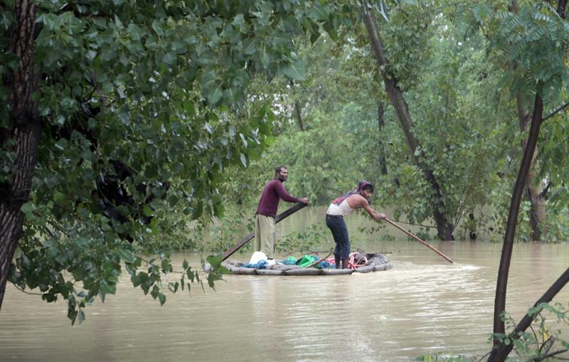 Ascienden a 120 los muertos por lluvias en India