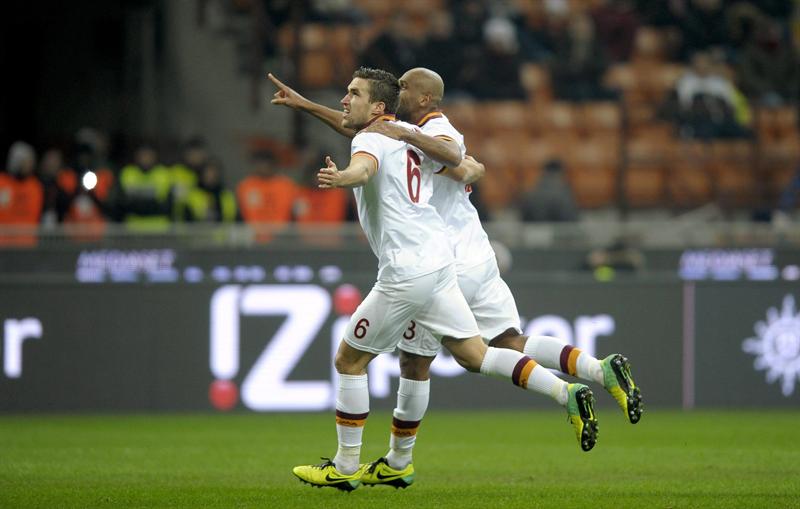 Muntari salva al Milán y aleja a la Roma del liderato