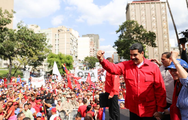 Venezuela: Maduro convoca a máximas autoridades para evaluar “golpe parlamentario&quot;