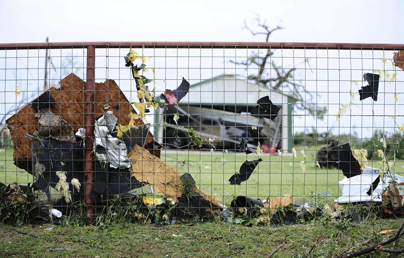 28 tornados dejan en caos el centro de Estados Unidos
