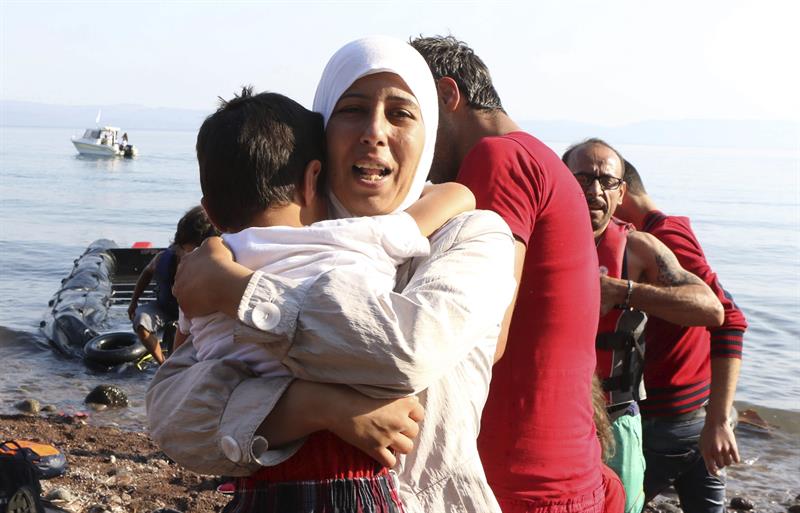 Más de 1.000 indocumentados, trasladados a Atenas desde la isla griega de Kos