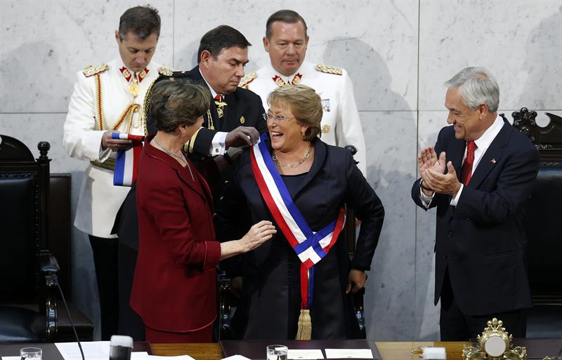 Michelle Bachelet es investida como presidenta de Chile