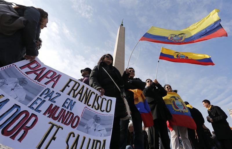 Ecuatorianos también estuvieron presentes en el primer Ángelus del papa Francisco
