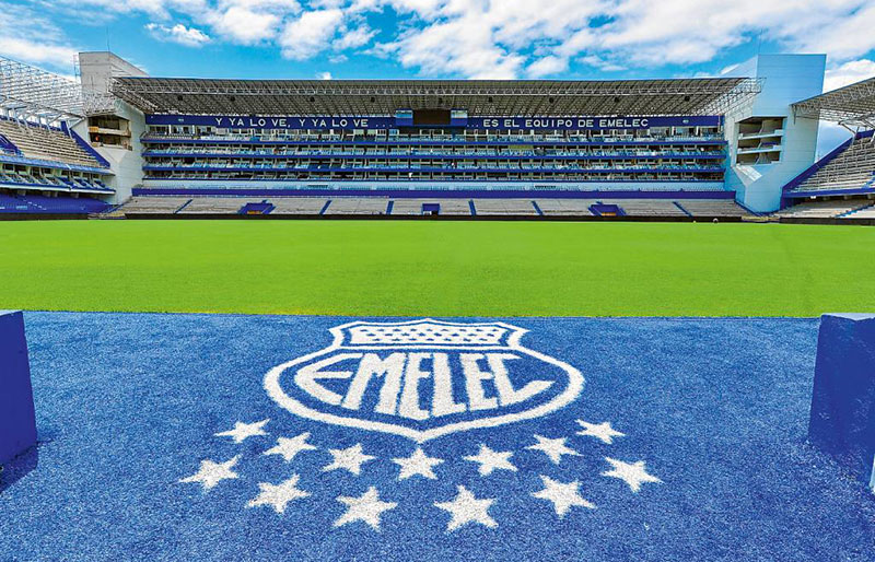 Emelec exonera las cuotas a sus socios