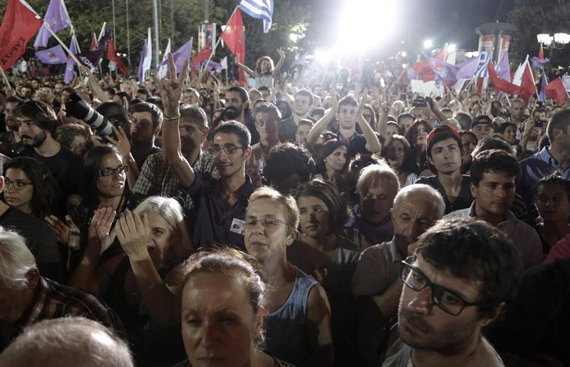 Los griegos acuden mañana a las urnas, sin esperanza y con mucha decepción