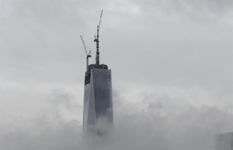 El One World Trade Center toca el cielo de Nueva York 11 años después del 11S
