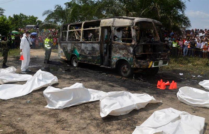 Capturan a implicado por incendio de bus que mató 32 niños en Colombia