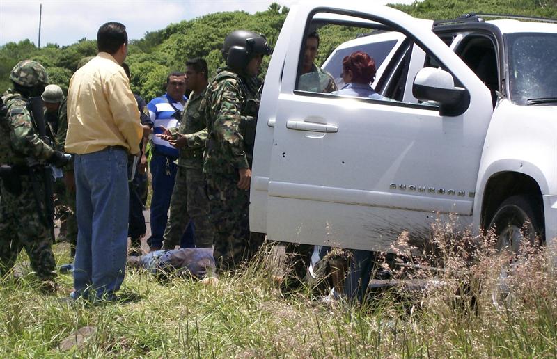 Vicealmirante mexicano y su escolta mueren en medio de ola de violencia
