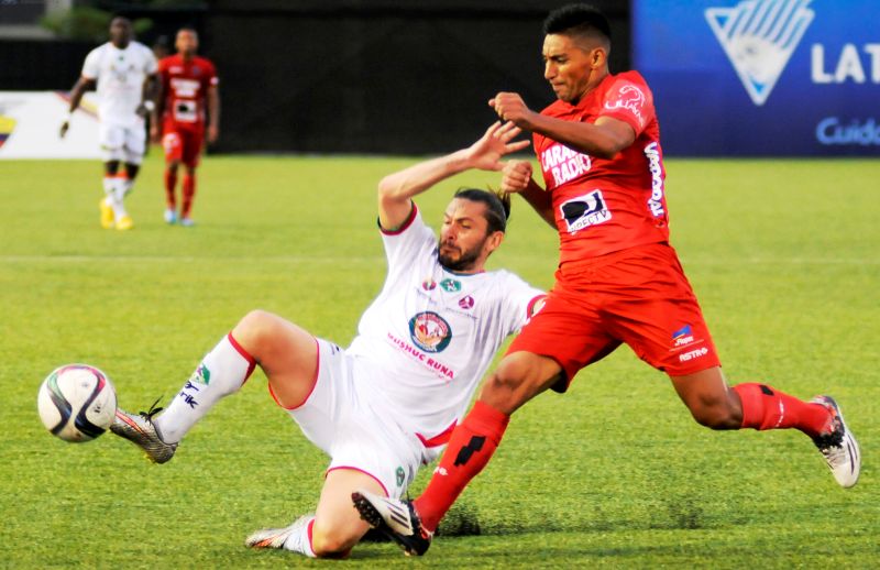 Un autogol le negó la victoria a River