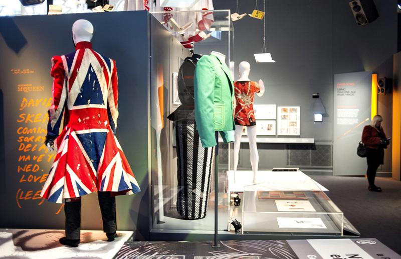 Los mil rostros de David Bowie, en una muestra de museo londinense