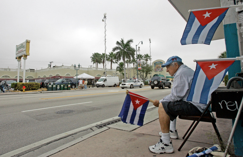 Exilio cubano detecta &quot;tensión&quot; entre familiares de Fidel Castro y militares