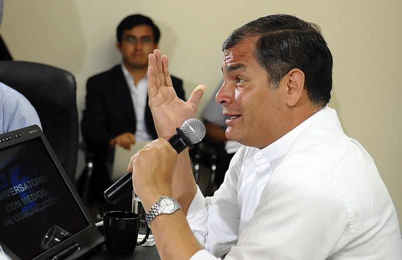 Correa refuta críticas al papa por señalar límites a libertad de expresión