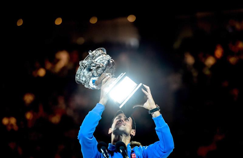 Djokovic se corona por quinta vez en el Abierto de Australia