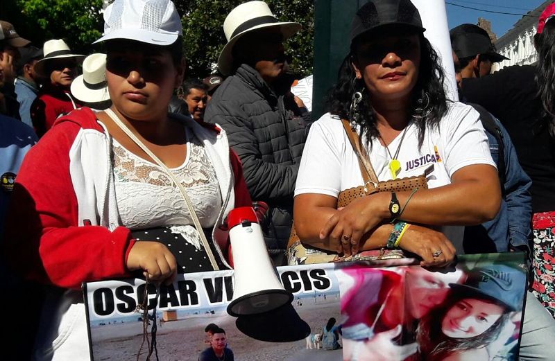 Familiares de pareja asesinada se suman a plantón en Quito